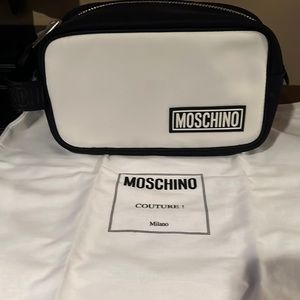 - MOSCHINO NWT - Clutch/Wristlet